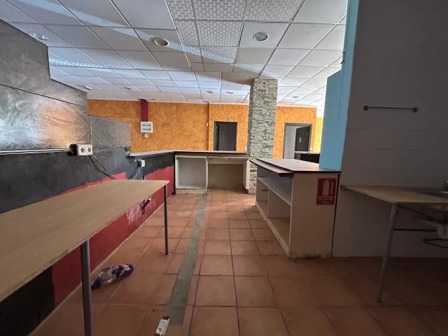 Local comercial 140m² en venta - Villamartin — 10
