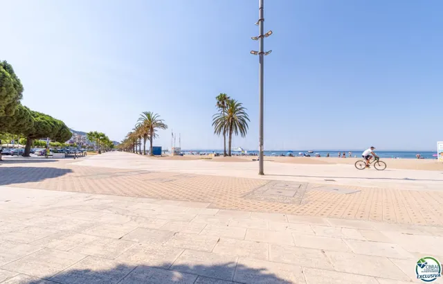 1ª Linea de Mar en Roses, vive el auténtico sabor a Mar - foto 3