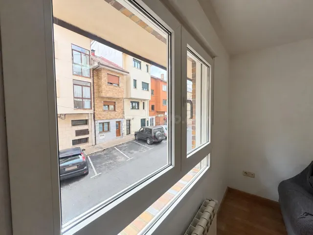 Piso en planta baja de primera transmisión, luminoso y con 3 habitaciones — 5