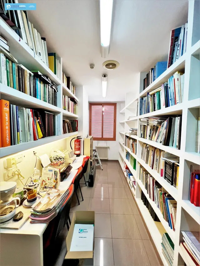 Espectacular Clínica en La Rambla - Convertible en Vivienda — 7