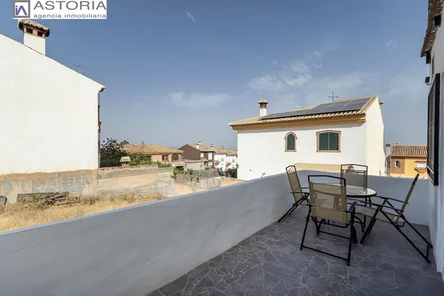 Casa en venta en Monachil (Granada) – Amplia, luminosa y con gran potencial — 25