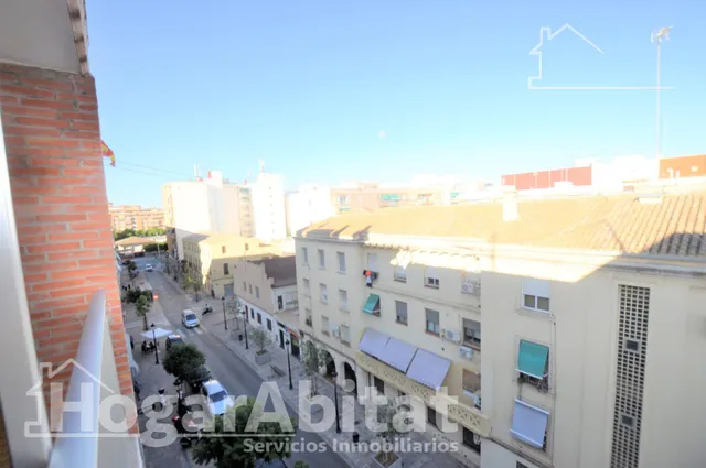 ¡PLAYA DE LA MALVARROSA! LUMINOSO, BONITO Y EXTERIOR CON BALCÓN — 11