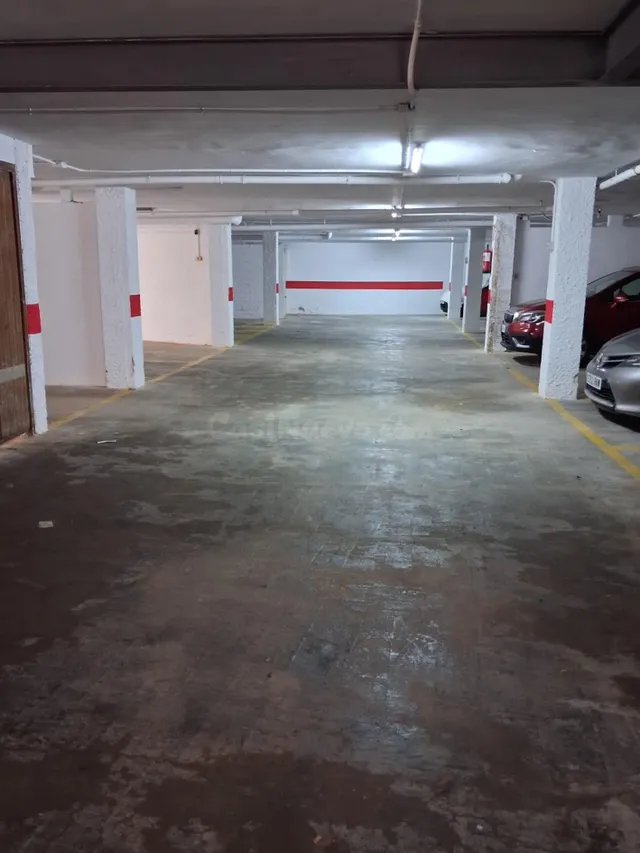 SE VENDEN 2 PLAZAS DE GARAJE EN LOS ALCÁZARES - foto 2