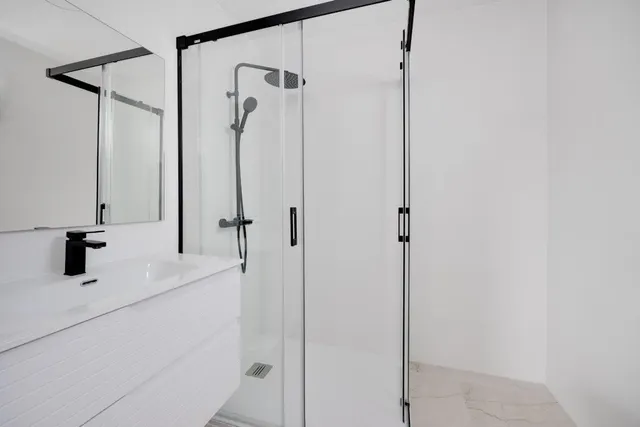 Ático reformado en venta en Torrevieja a 100 metros de la playa del acequión, con 3 dormitorios y 2 terrazas — 20