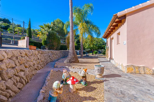 Finca Valleverde. Encantadora villa de una sola planta en venta en Llíber con una gran parcela. — 28