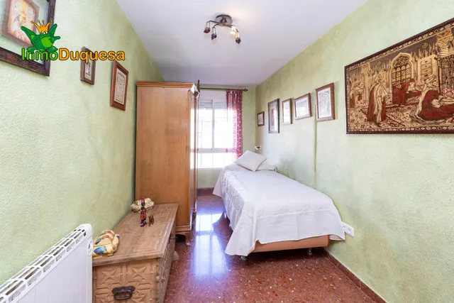 Piso de 3 dorm. en Camino Bajo de Huétor. — 17