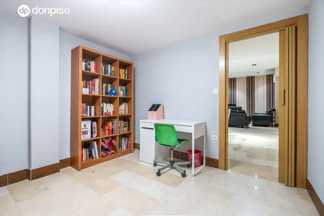 ADOSADA EN URBANIZACIÓN EN HUETOR VEGA — 33