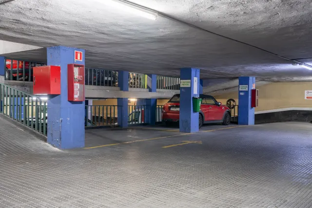 Parking 9m² en alquiler - Casc Antic — 12