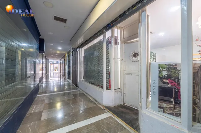 Local comercial 106m² en venta - Centro — 2