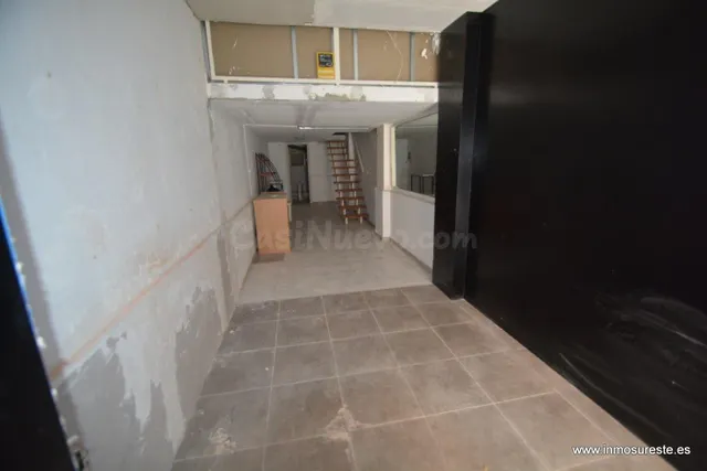 Local comercial en Orihuela cerca de la Glorieta Gabriel Mir - foto 4