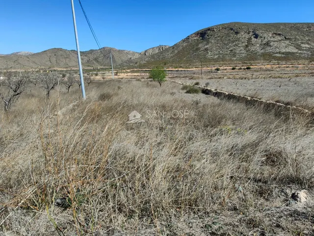 SE VENDE PARCELA EN BARBARROJA CERCA DEL PUEBLO — 7