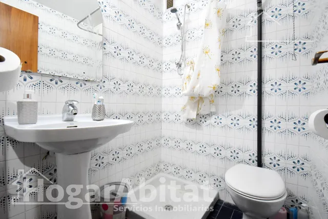 ¡Oportunidad! Amplio, luminoso y exterior con ascensor y balcón, en excelente ubicación — 33