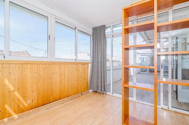 Atico muy amplio con gran terraza en Arabial — 34