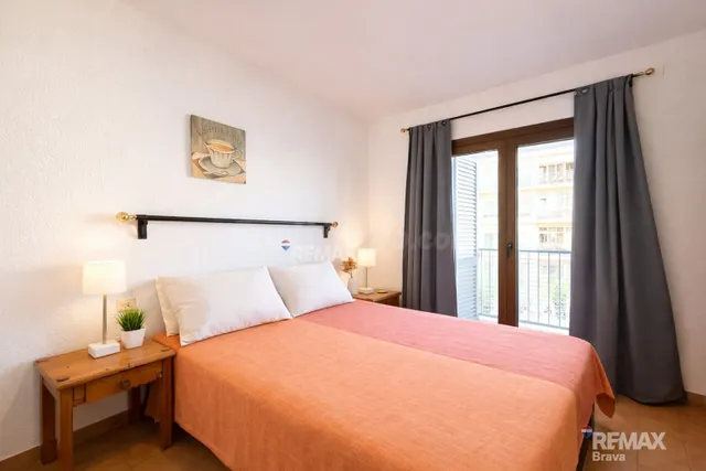 Empuriabrava | Elegante apartamento reformado con vistas al  - foto 2
