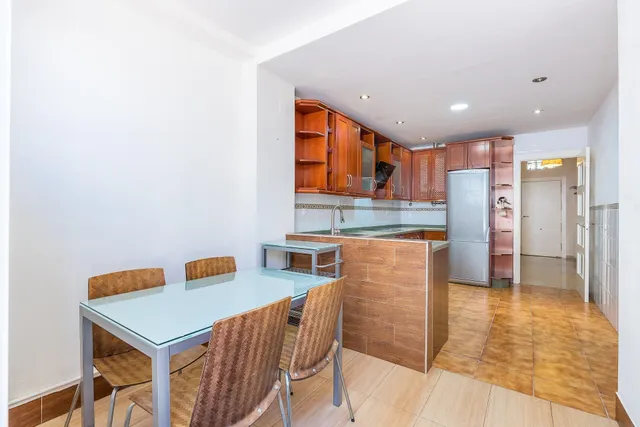 ADOSADA EN URBANIZACIÓN EN HUETOR VEGA — 13