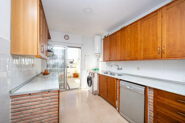 Casa de 5 plantas con 6 dormitorios, terrazas y vistas en Lanjarón – Granada — 37