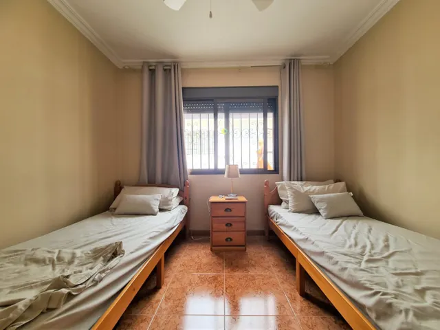 PRECIOSO CHALET CON PISCINA, CASA DE INVITADOS Y GRANDES TERRAZAS JUNTO A LLÍRIA — 17