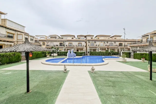 Bungalow 2 habitaciones 51m² en venta - Punta Prima — 2