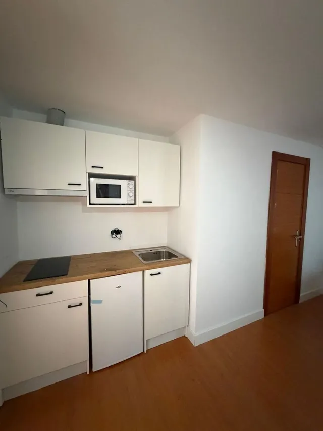 APARTAMENTO EN ALQUILER — 18