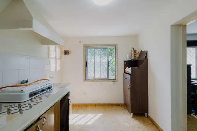 CASA UNIFAMILIAR CON TERRENO URBANO Y GRANDES POSIBILIDADES EN OFRA — 35