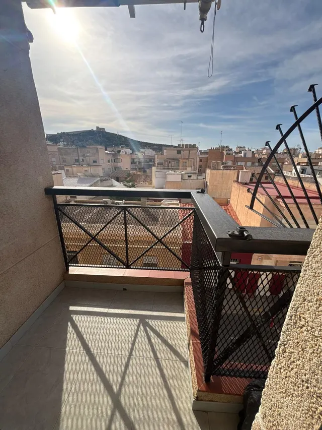 PISAZO EN EL CENTRO CON TRES DORMITORIOS — 6