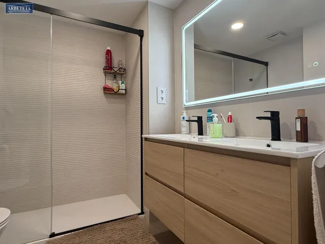 Inmobiliaria Arbeteta vende piso de cuatro dormitorios en zona Constitución — 36