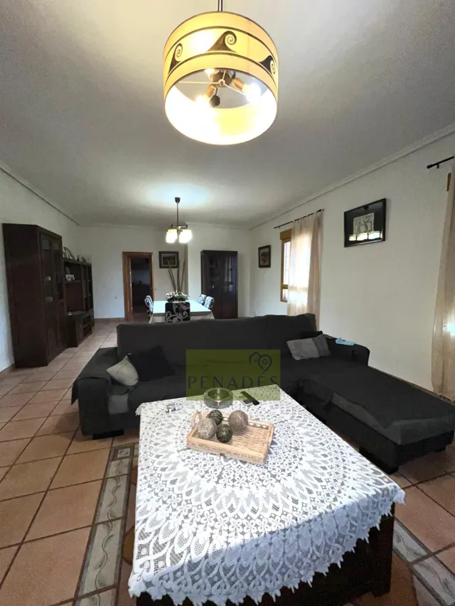 Espectacular chalet a la venta con impresionante jardín interior — 10