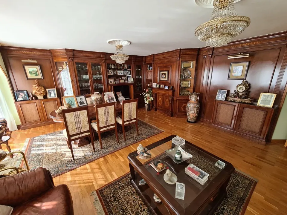 SE VENDE  PISO AMUEBLADO, 132 M2 EN LA BAÑEZA, 3 HAB., 2 BAÑOS, TERRAZA, ASCENSOR.,