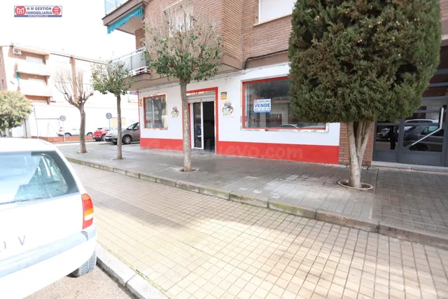 LOCAL COMERCIAL EN ESQUINA CON 115 m2 CONSTRUIDOS, UBICADO M