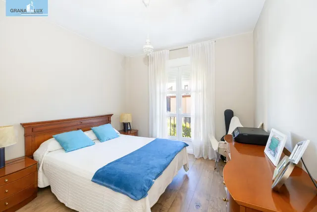 MAGNÍFICO CHALET EN URB. SUEÑOS DE CADIMA, ALHENDIN — 28