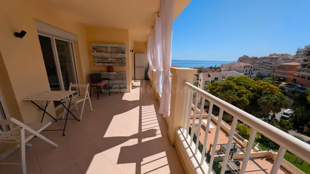 Venta de piso con dos dormitorios en Benalmádena Costa, Mála - foto 2