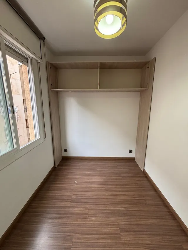 Piso Semireformado en El Raval, Barcelona por €295,000 — 9