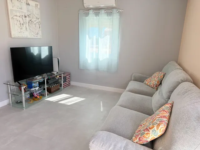 Un chalet totalmente reformado con vistas a la montaña — 12