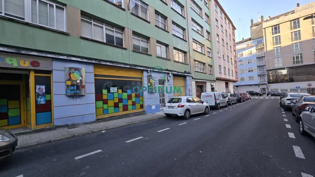 VENTA LOCAL COMERCIAL A PIE DE CALLE EN FERROL - foto 4