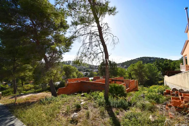 PARCELA MUY SOLEADA EN CANYELLES PUEBLO — 3