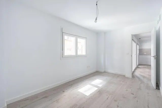 Piso reformado en Avenida Barcelona — 14