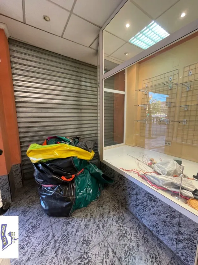 LOCAL COMERCIAL EN FERIA — 6