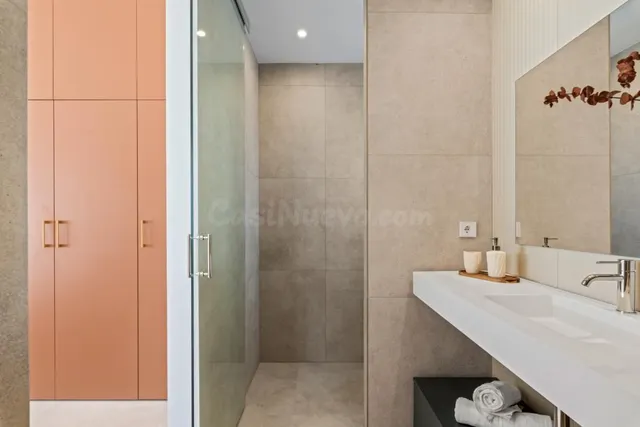 Villa 3 habitaciones 311m² en venta - Casco urbano — 24