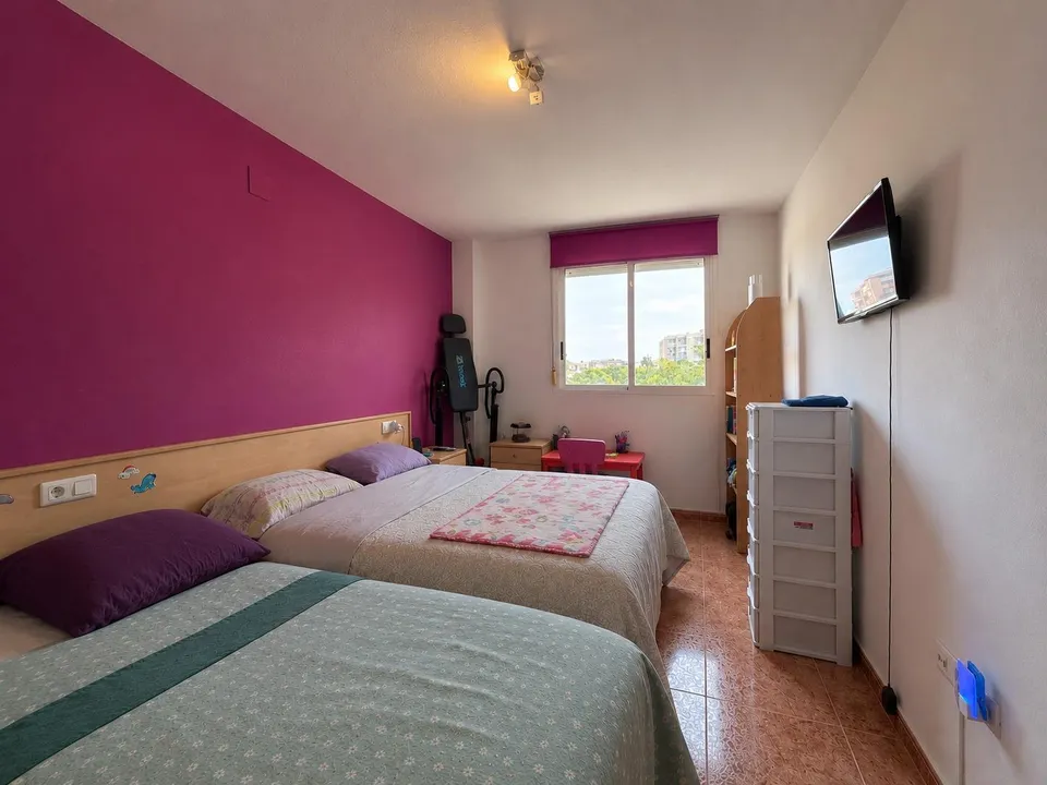 Piso de 4 habitaciones y parking en venta en Vinaròs