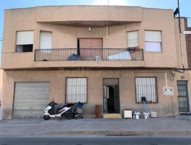SE VENDE piso OKUPA en C Carretera Puente Tocinos 15 de Murc - foto 2