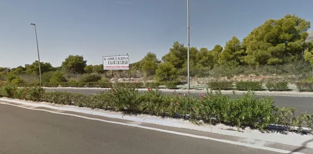 PARCELA EN BENIDORM FRENTE CENTRO COMERCIAL
