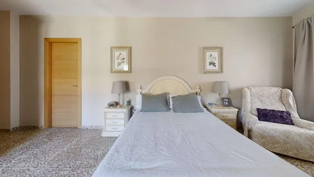 Piso en venta  luminoso y espacioso en el corazón de Antequera — 2