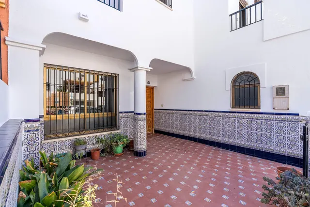 CASA ADOSADA EN MOTRIL — 44