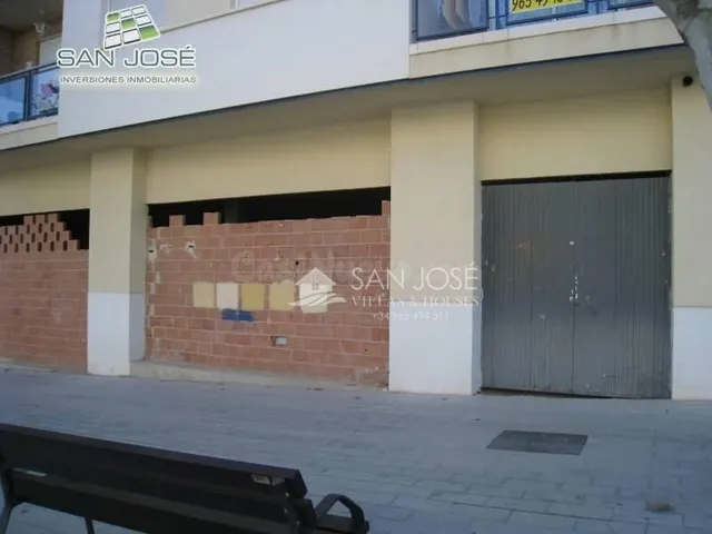 SE VENDE LOCAL COMERCIAL EN ESTADO DE OBRA EN ASPE ZONA DE L