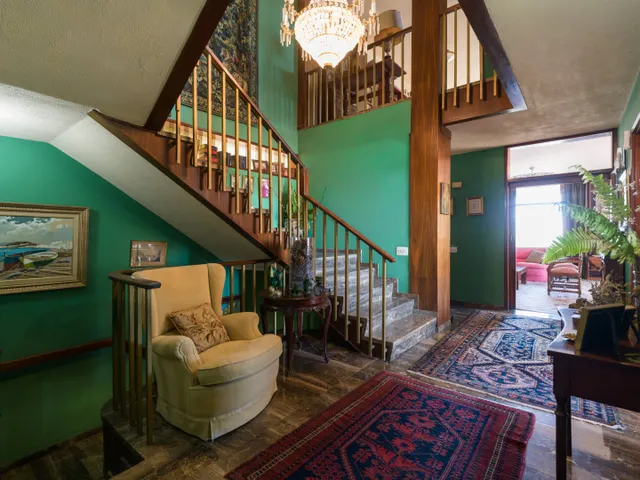 Chalet independiente junto a Paseo de Chil, con jardín, ascensor y vistas a la bahía — 36