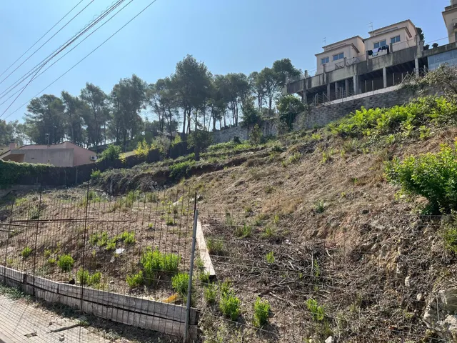 Terreno urbano en Canyelles, urbanización California — 3