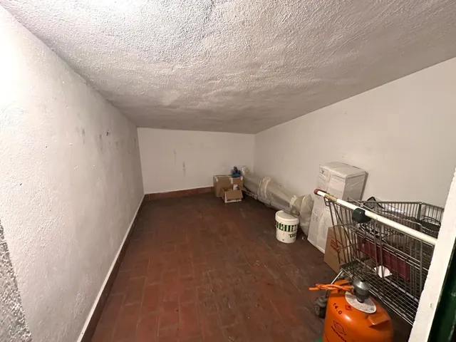 AMPLIO PISO DE 200 M2 EN ALQUILER – GRANADA — 27