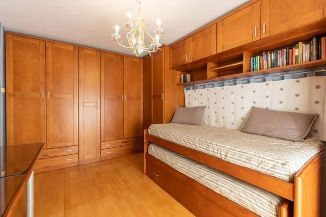 ADOSADO EN VENTA EN MARACENA JUNTO A PARADA DE METRO — 26