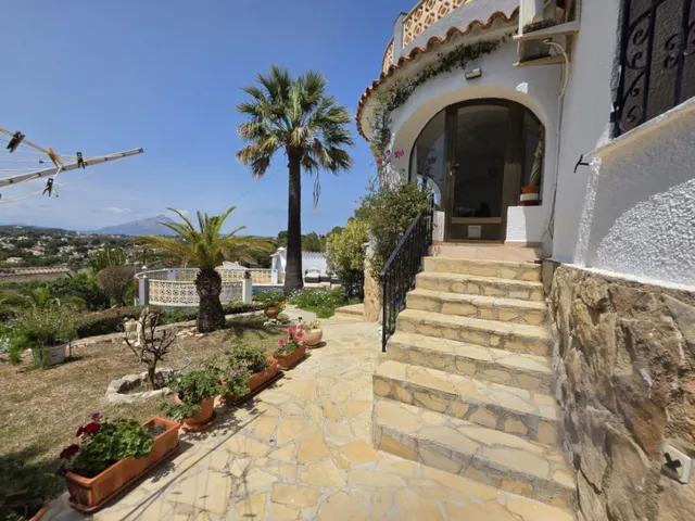 Encantadora villa en la prestigiosa zona de Balcón al Mar, Jávea — 44