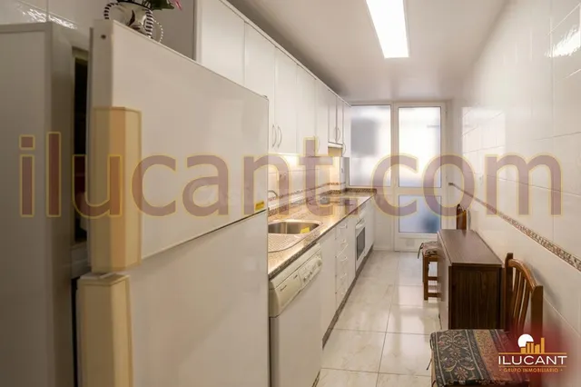 **oportunidad junto a plaza toros y plaza españa--3 dorm y 2 wc** — 3